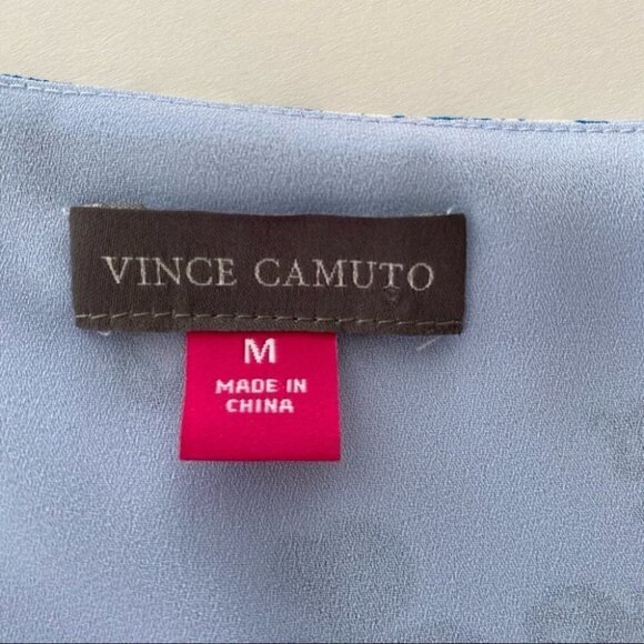 Vince Camuto  floral print top with v-neckline and short sleeves - Picture 9 of 10